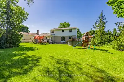 612 FOX MILL Place, London South, ON N6J 2B2