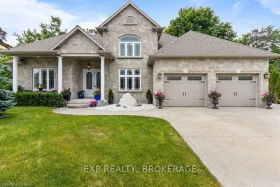 605 Creekwood Drive, Saugeen Shores, On N0h 2l0