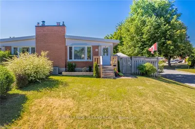 43B FRONTENAC Road, London South, ON N5Z 3Y5