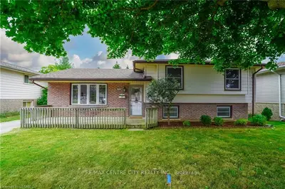 381 DOMINION Street, Strathroy-Caradoc, ON N7G 3G9