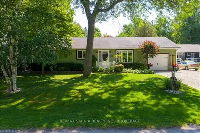 9610 MARY Street, Lambton Shores, ON N0N 1J2