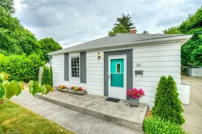 30 BELLWOOD Crescent, London East, ON N5Y 2C5