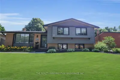 370 GRAND VIEW Avenue, London South, ON N6K 2T2