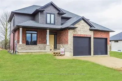 189 COLLINS Way, Strathroy-Caradoc, ON N7G 0G2