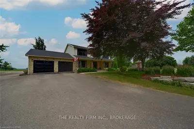8337 TOWNSEND Line, Lambton Shores, ON N0M 1B0