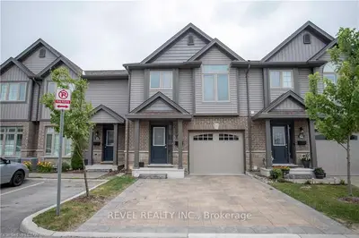 3400 Castle Rock Place 34, London South, ON N6L 0E4