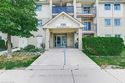 735 DEVERON Crescent 101, London South, ON N5Z 4X8