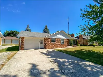 26 CHURCH Street, Lambton Shores, ON N0N 1J0