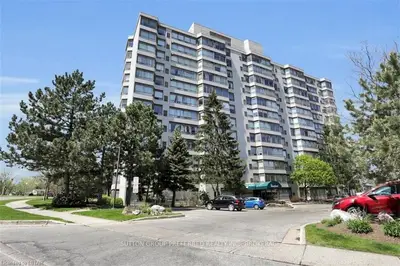 744 WONDERLAND Road S 903, London South, ON N6K 4K3