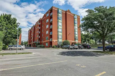 77 BASE LINE Road W 204, London South, ON N6J 4Y6
