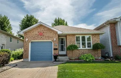 41 DELL Drive, Strathroy-Caradoc, ON N7G 1C6