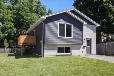 217 MACVICAR Street, Strathroy-Caradoc, ON N7G 1R9