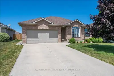 1622 HERITAGE PARK Drive, Sarnia, ON N7W 1C7