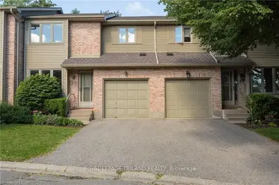 535 TOPPING Lane 20, London South, ON N6J 3M8
