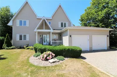 33820 ANTOINETTE'S Lane, Bluewater, ON N0M 2T0