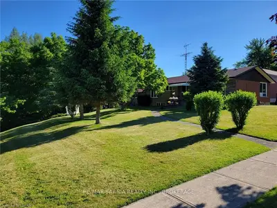 4 MORRIS Street, Lambton Shores, ON N0N 1J0