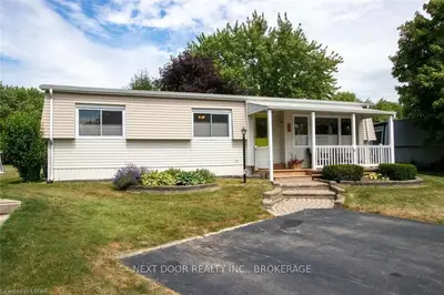 190 PEBBLE BEACH Parkway, South Huron, ON N0M 1T0