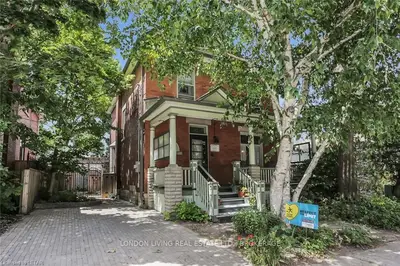 6 PERRY Street, London South, ON N6C 3E8