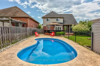 11 Kensington Court, St. Thomas, On N5r 0a3