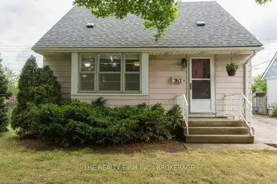 262 PAARDEBERG Crescent, London East, ON N5Y 1B8