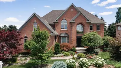 10 TYNEDALE Avenue, London North, ON N6H 5H9