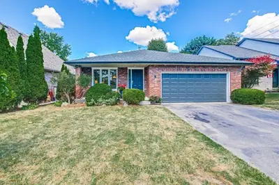 6 STONEYCREEK Crescent, London North, ON N5X 3X4