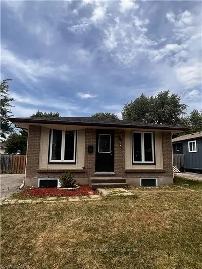 6 PATIENCE Crescent A, London South, ON N6E 2K9