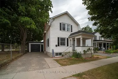 35 HEAD Street N, Strathroy-Caradoc, ON N7G 2J6