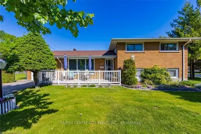 15 ALMOND Road, London South, ON N5Z 3Y9