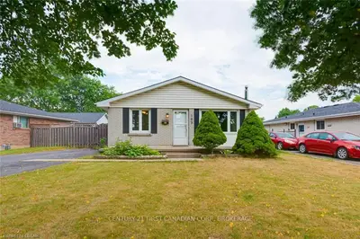 109 MENDIP Crescent, London South, ON N6E 1H2