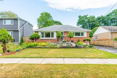 1861 CHURCHILL Avenue, London East, ON N5W 2L4