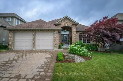 2278 BRAYFORD Crescent, London South, ON N6K 0C5