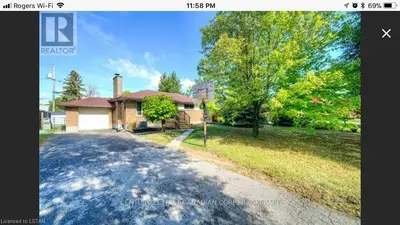 1205 FARNSBOROUGH Crescent, London East, ON N5V 2L7