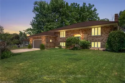 11 WATER Street, Lambton Shores, ON N0N 1J0
