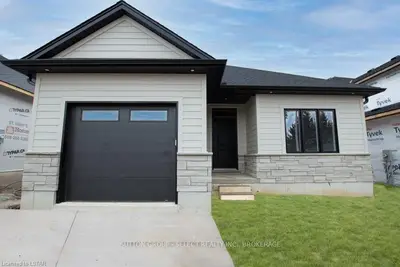 22701 ADELAIDE Road 5, Strathroy-Caradoc, ON N0L 1W0