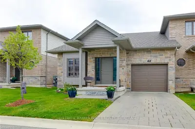 2910 TOKALA Trail 42, London North, ON N6G 5B4