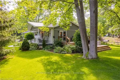 10254 DANIEL Avenue, Lambton Shores, ON N0M 1T0