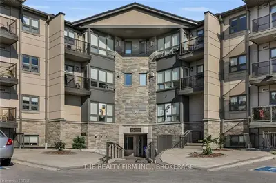 15 JACKSWAY Crescent 209, London North, ON N5X 3T8