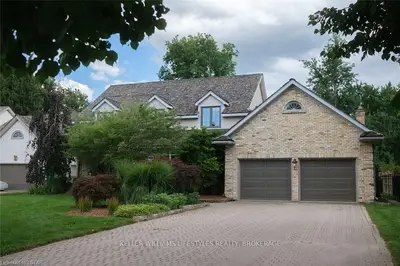 63 KIRK Drive, London South, ON N6P 1C9