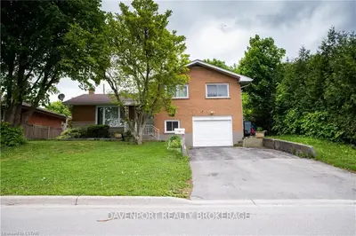 21 SUMNER Road, London South, ON N5Z 3Y9