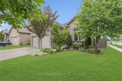 1927 KYLE Court, London North, ON N6G 0A6