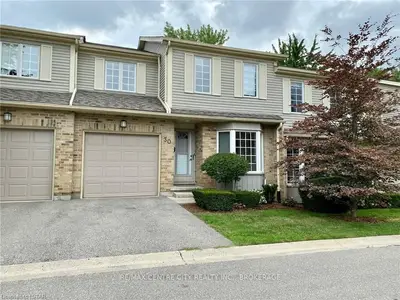 10 ROSSMORE Court 30, London South, ON N6C 6A3