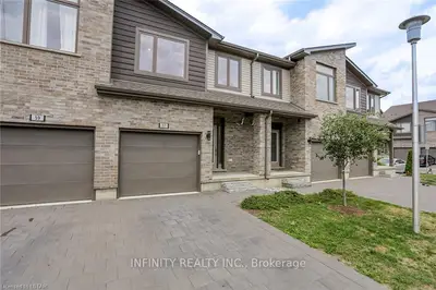 1960 Dalmagarry Road 57, London North, On N6g 0t8