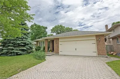 95 SWEETBRIAR Court, London East, ON N5Y 5E9