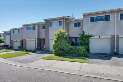 700 OSGOODE Drive 4, London South, ON N6E 2H1
