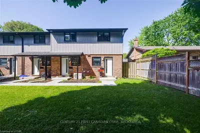 39 TOULON Crescent, London East, ON N6V 1J4