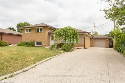 42 AFTON Road, London South, ON N5Z 4A1