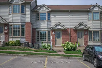 70 CHAPMAN Court 67, London North, ON N6G 4Z4