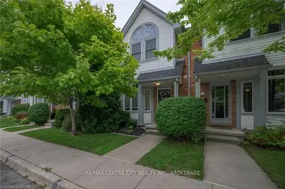 1415 COMMISSIONERS Road W 14, London South, ON N6K 1E2