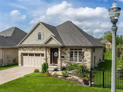 2141 WALLINGFORD Avenue, London North, ON N6G 0K1